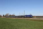 182 501 von  BEACON  war am 8. April 2026 mit einem Kesselwagenzug bei �bersee am Chiemsee in Richtung Salzburg unterwegs.
