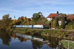 183 004 aus Mnchen kommend am 29. Oktober 2023 bei Volkmannsdorf.