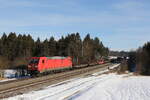 BR 185/765081/185-202-mit-einem-stahlzug-auf 185 202 mit einem Stahlzug auf dem Weg nach Mnchen am 27. Januar 2022 bei Grabensttt.