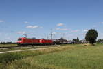185 051 und 185 356 waren mit einem gemischten G�terzug am 4. Juli 2026 bei �bersee am Chiemsee in Richtung M�nchen unterwegs.