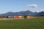 6193 147 von  BoxXpress  mit einem Containerzug aus Salzburg kommend am 8.