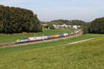 6193 123 'ROLLING-TONS' von 'RAILPOOL' war mit einem 'KLV' bei Axdorf im Chiemgau in Richtung M�nchen unterwegs.