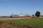 6193 125 von 'RAILPOOL' war mit einem 'KLV' am 6. Oktober 2026 bei �bersee am Chiemsee in Richtung M�nchen unterwegs.