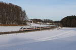 412 218 war als  ICE 116  am 1. Januar 2026 bei Axdorf auf dem Weg nach Frankfurt.