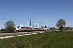 412 224 als  ICE 118  aus Graz kommend am 30. April 2026 bei �bersee am Chiemsee.