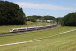 412 214 war als  ICE 118  auf dem Weg nach M�nster. Aufgenommen am 28. Mai 2026 bei Axdorf  im Chiemgau.
