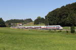 411 062  Vaihingen  und 411 053  Ilmenau  waren am 26. Juni 2026 bei Axdorf im Chiemgau in Richtung Salzburg unterwegs.