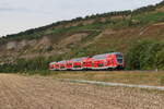 445 064 auf dem Weg nach Wrzburg am 5. August 2022 bei Thngersheim.