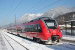 2442 213 steht am 7. Februar 2015 abfahrbereit im Bahnhof von Mittenwald.