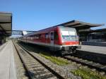 928 629 am 17. April 2012 im Bahnhof von M�hldorf/Inn.