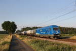 223 033 mit einem Kesselwagenzug am 27. Juni 2020 bei Drverden.