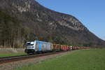 187 345 unterwegs mit einem Holzzug in Richtung Kufstein.