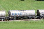 7933 212 (Zacens) von  GATX  am 13. August 2025 bei Axdorf.