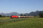 1116 082 war mit einem Kesselwagenzug am 25. Juni 2026 bei Bernau am Chiemsee auf dem Weg nach M�nchen.